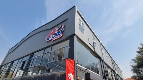 400 Jan Smuts Ave, Craighall Park, Randburg has a 300m² Retail Space Available To Let (15)